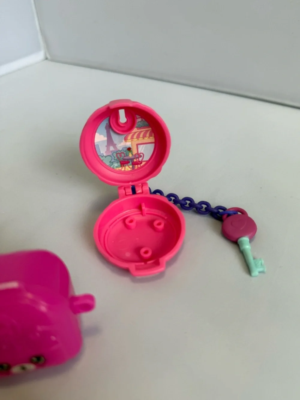 Shopkins Lot - Lil Secrets Mini Carry Cases 4 Shopkins Characters Miniature Kids - Picture 4 of 6